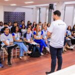 Estudantes selecionados no Plenarinho conhecem a Câmara e participam de formação