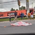 Vídeo: Grave acidente entre moto e caminhão deixa uma mulher morta na tarde desta quarta-feira (19)